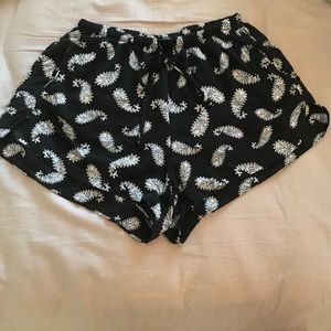 Brandy Melville patterned flowy shorts